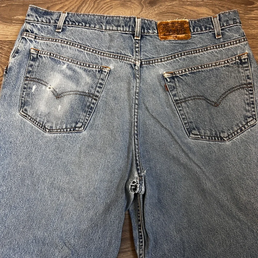 Levis please note